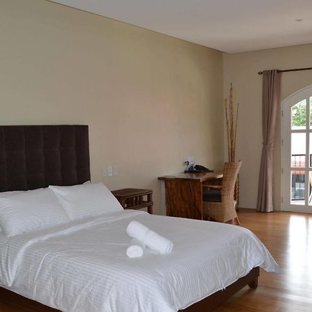 Kingsley'S Hotel And Gastro Pub Mabalacat Ngoại thất bức ảnh