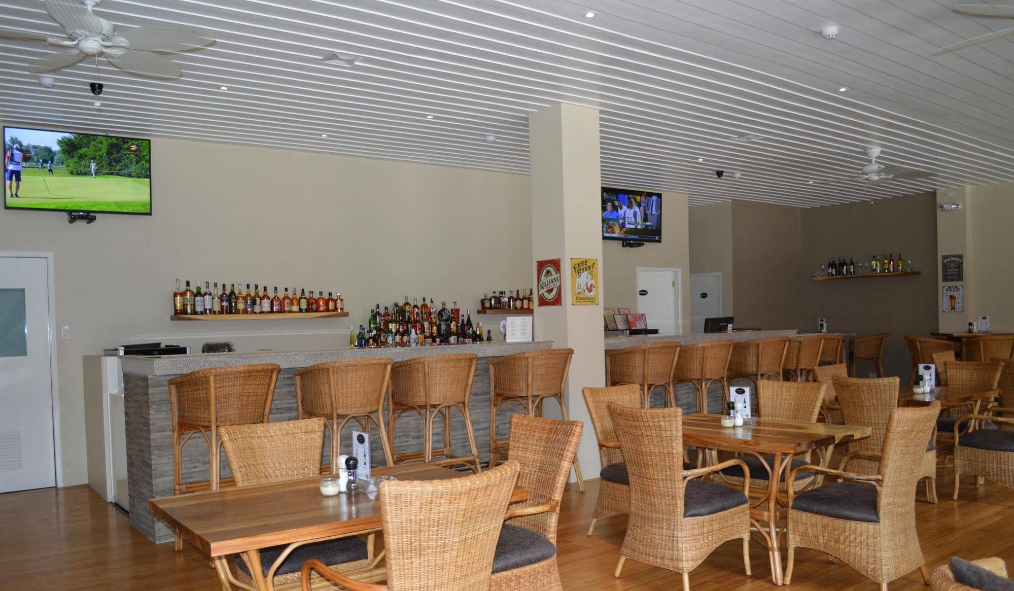 Kingsley'S Hotel And Gastro Pub Mabalacat Ngoại thất bức ảnh
