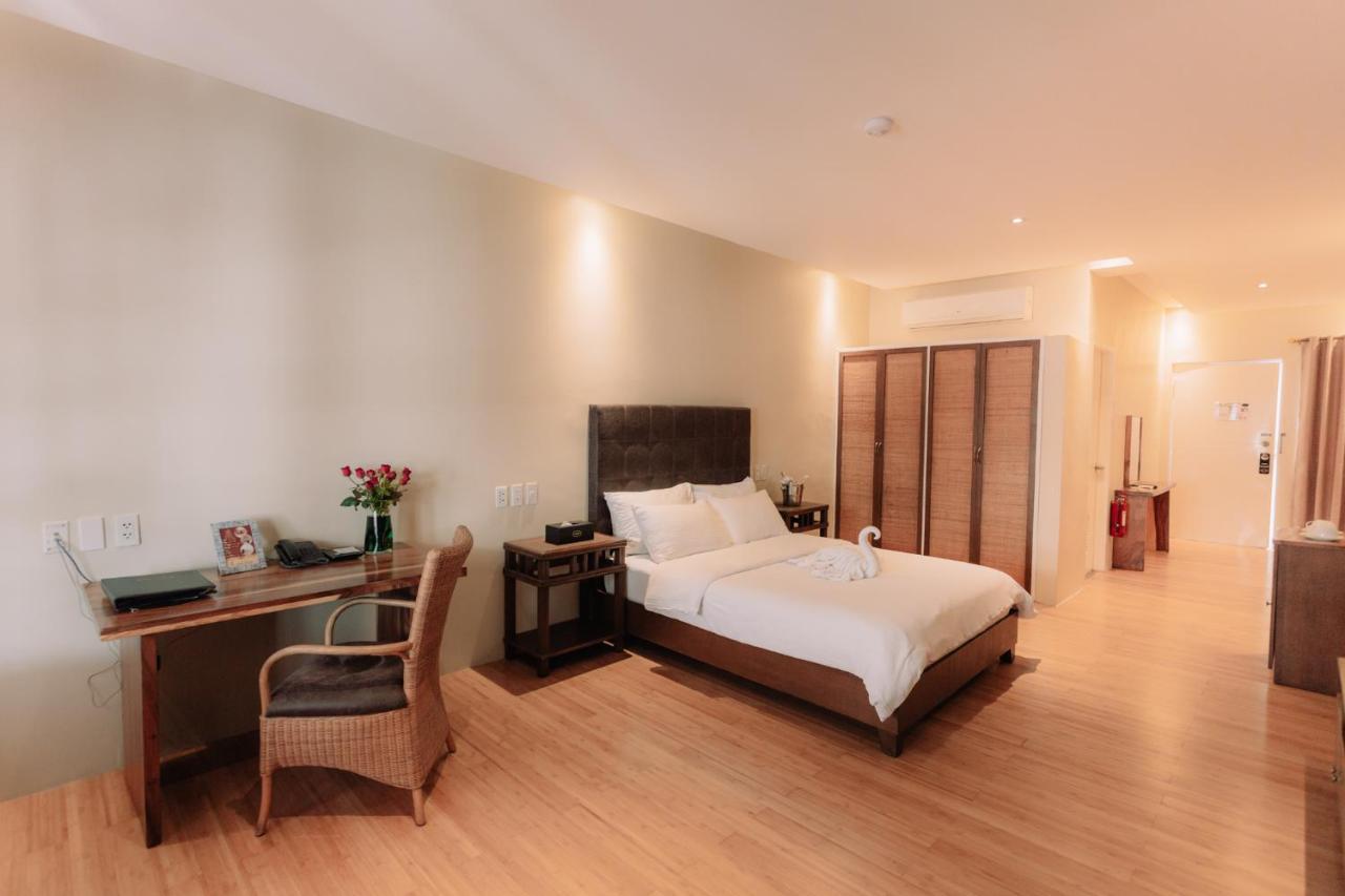 Kingsley'S Hotel And Gastro Pub Mabalacat Ngoại thất bức ảnh