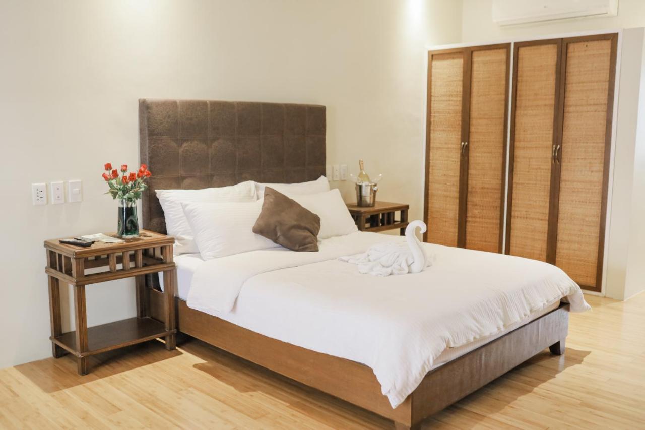Kingsley'S Hotel And Gastro Pub Mabalacat Ngoại thất bức ảnh