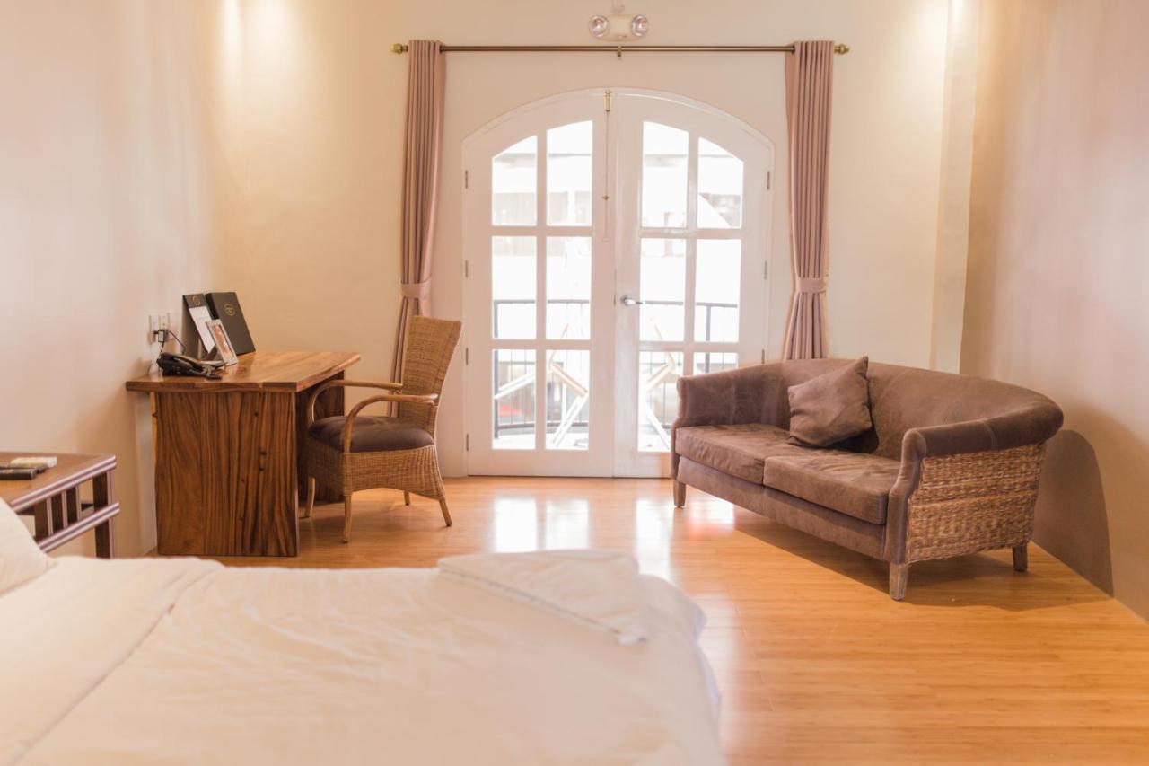 Kingsley'S Hotel And Gastro Pub Mabalacat Ngoại thất bức ảnh