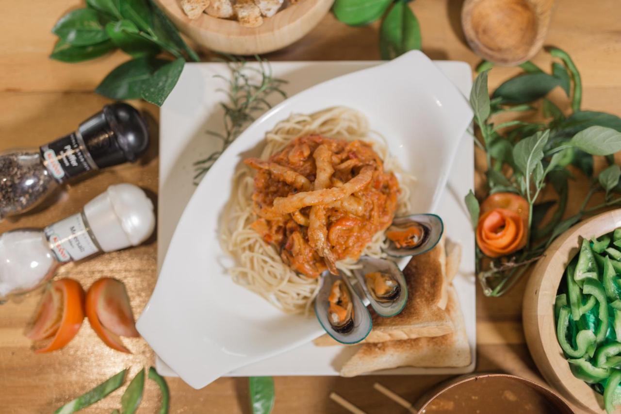 Kingsley'S Hotel And Gastro Pub Mabalacat Ngoại thất bức ảnh