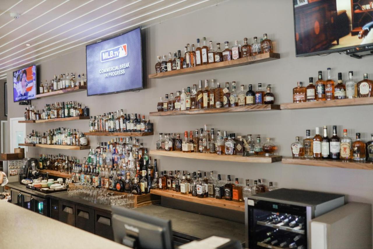 Kingsley'S Hotel And Gastro Pub Mabalacat Ngoại thất bức ảnh